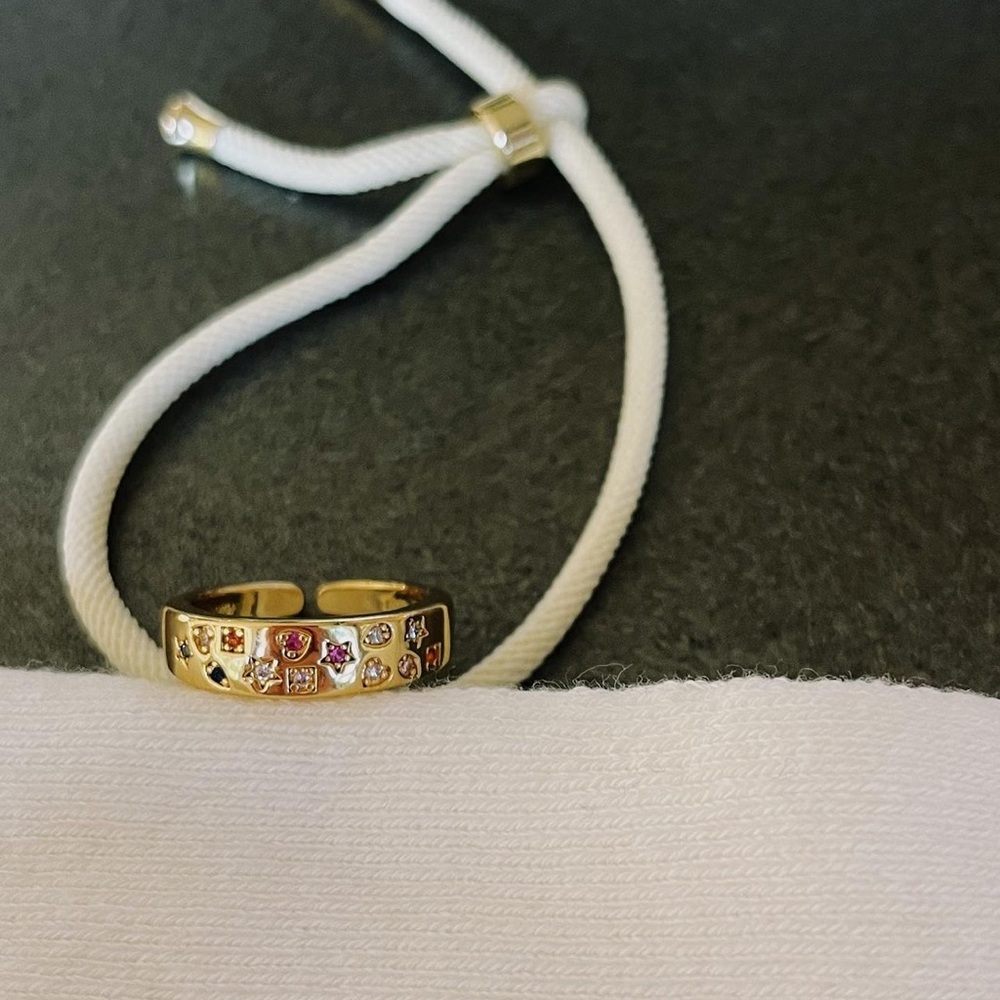 Jewel embedded ring